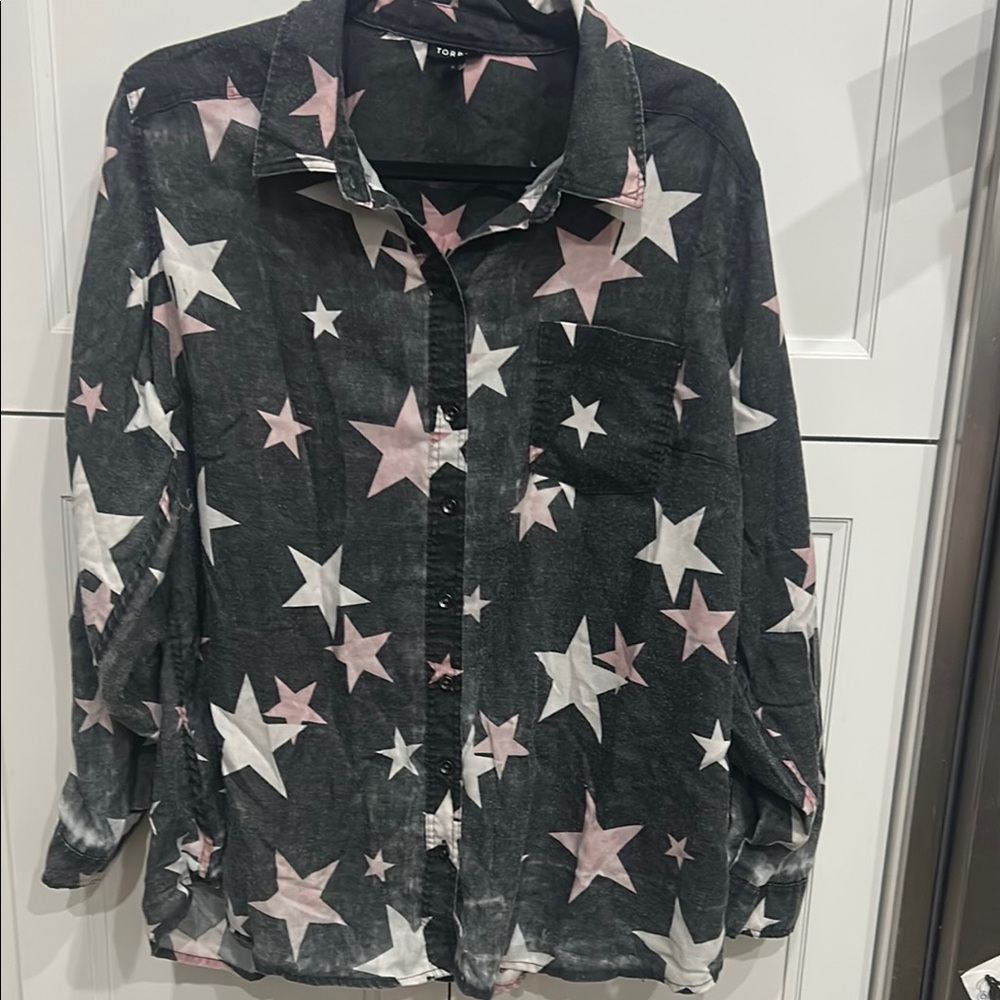Torrid Black Shirt with Pink and White Stars ( box E) - Picture 1 of 4